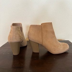 Basic heel booty, size 7